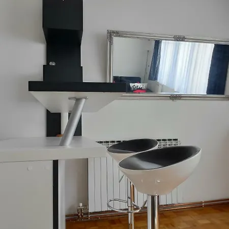 From A To Z Apt E Daire *